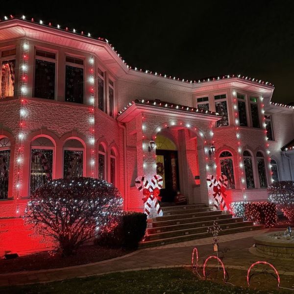Luxury Christmas light design Hinsdale 60521 – premium residential holiday lighting